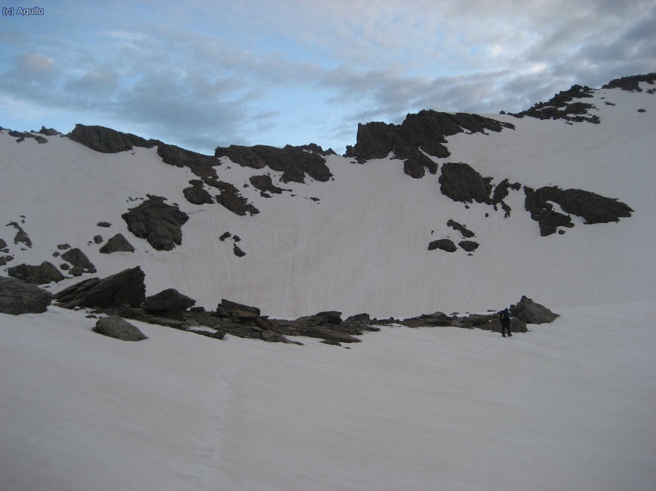 Junto a la laguna de la caldera