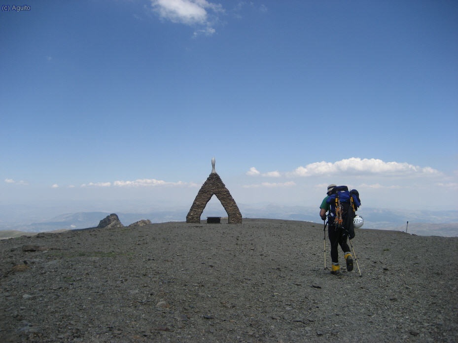 De regreso ante al virgen de las nieves