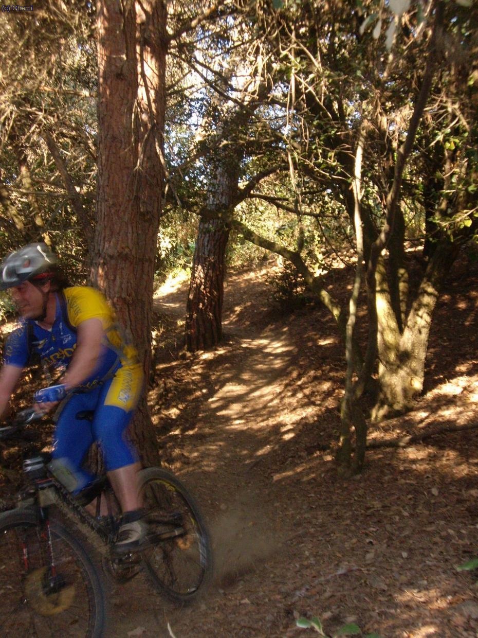 Juanillo baja tan r&aacute;pido que se sale de la foto