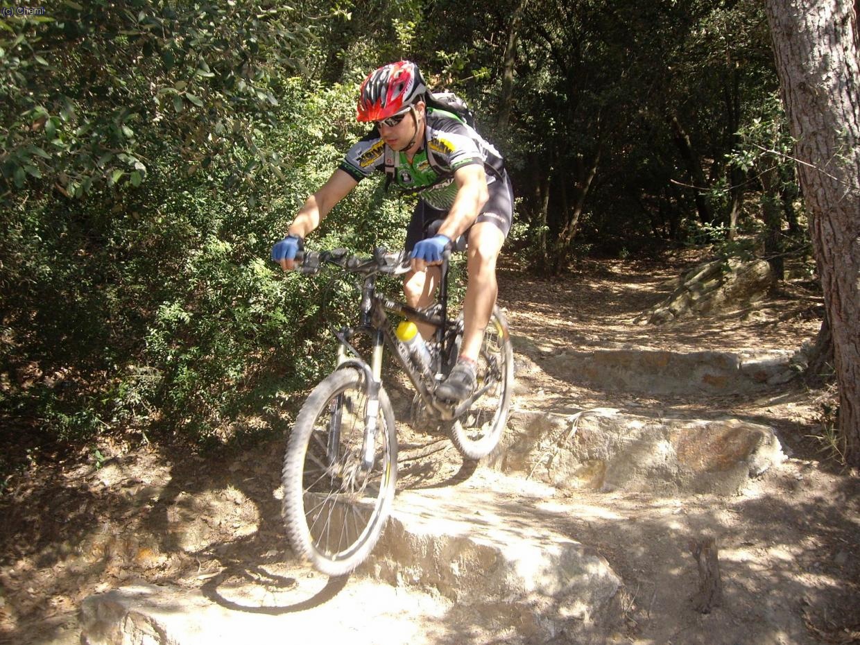 ... Y despu&eacute;s de dejar pasar al caminante bajamos el resto. Aqu&iacute; Vile.