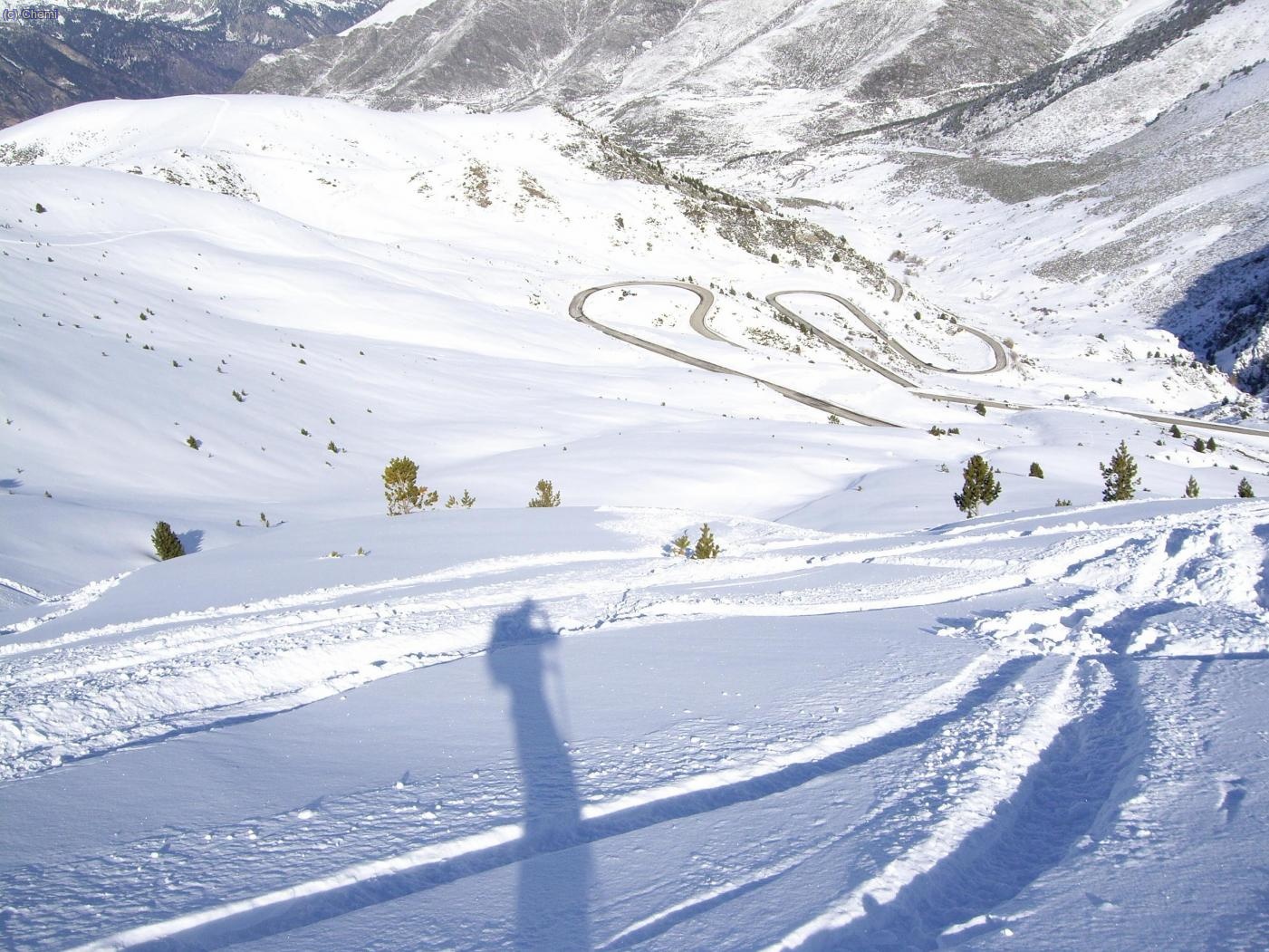 Subida desde la carretera de la estaci&oacute;n hacia la Collada de la Llobar&ccedil;ana (2.050 m. aprox.)