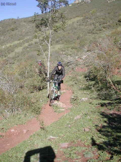 Y senderos preciosos