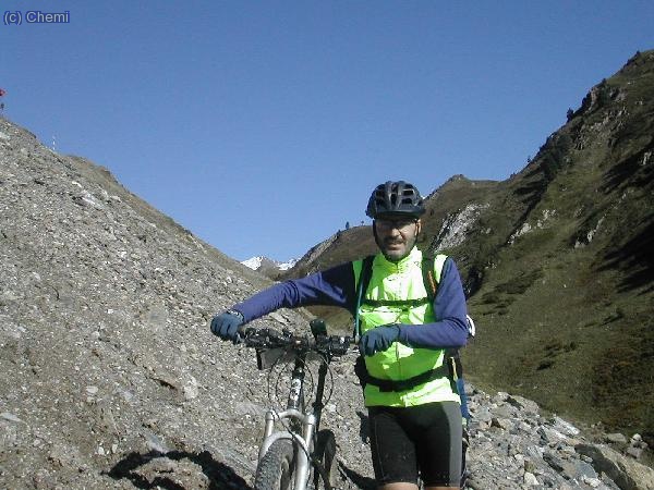 Un desprendimiento ha borrado el camino bajando hacia Bagergue