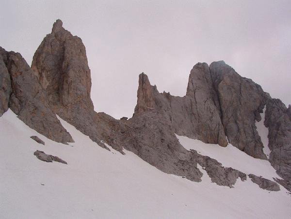 Aguja de los Mart&iacute;nez y Torre del Oso