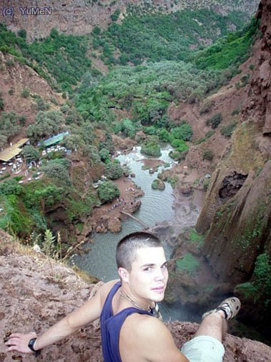 Marsi en lo altro de la cascada