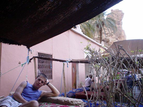 Marsi en la Haima de nuestro albergue en las gargantas