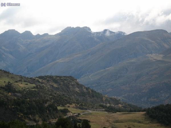 Vistas hacia Panticosa desde el camino