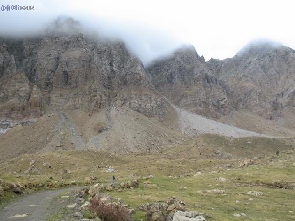 Bajo las murallas de Pe&ntilde;a Telera