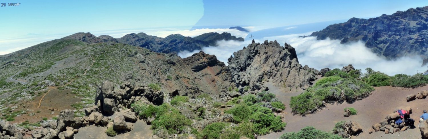 Panor&agrave;mica des del Pico de la Cruz, a la ruta de la Crester&iacute;a