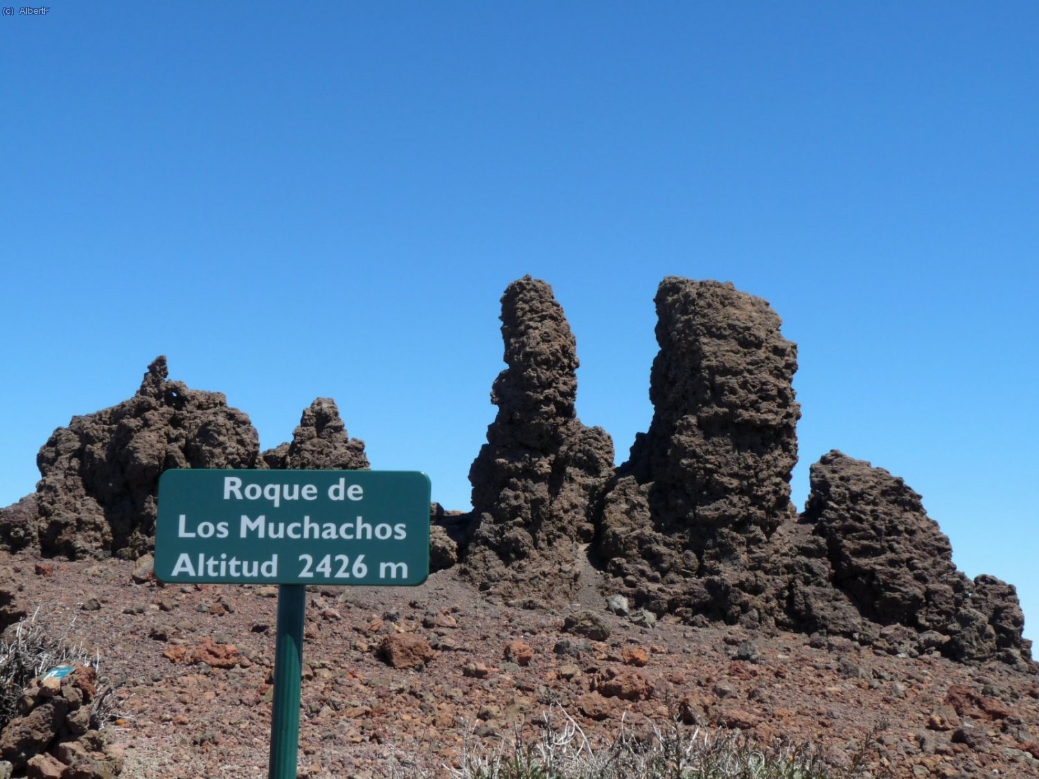 Roque de los Muchachos. Afortunadament hi ha una font just al cim del Roque, al costat d&acute;una caseta d&acute;informaci&oacute; del parc.
