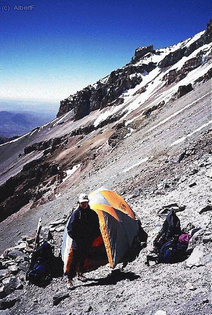 En el campo alto, situado a 5700m.