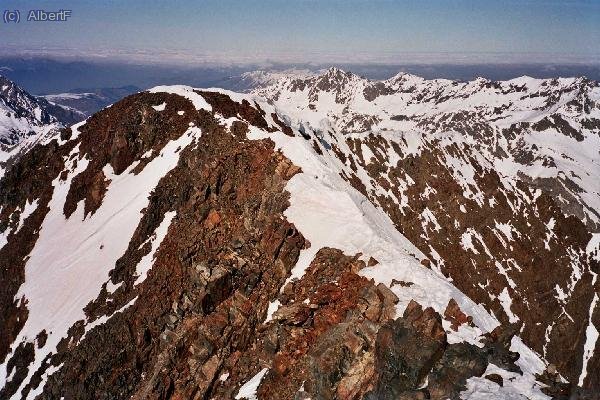 La cresta de bajada, desde Posets hacia brecha Carriv&eacute;