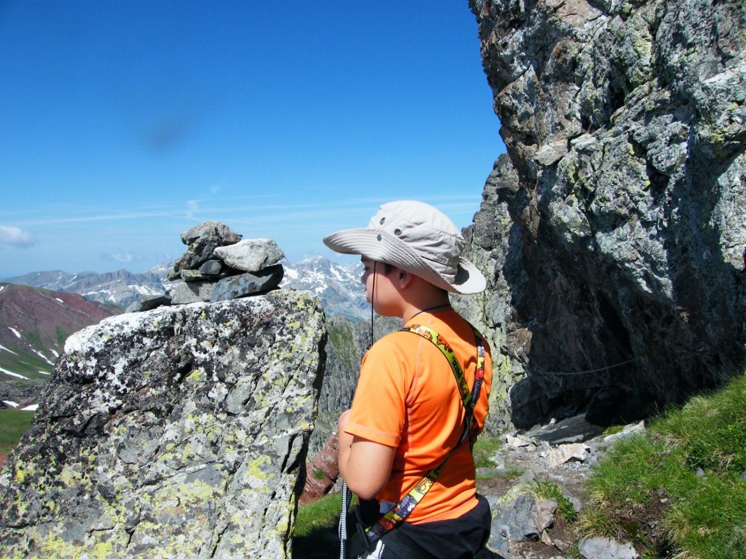 preparando el descenso por el paso del cable, como os dije estaba mejor que la otra vez que hice el anayet.