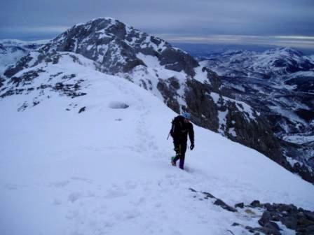 Aitor llegando a cumbre