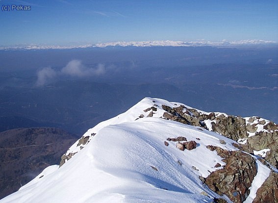 La cresta final...bien cargadita de nieve.