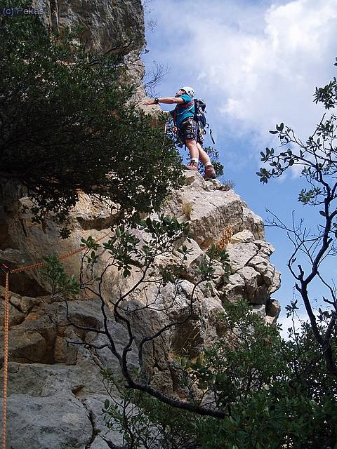 Después del rápel ...un corto tramo de IV..