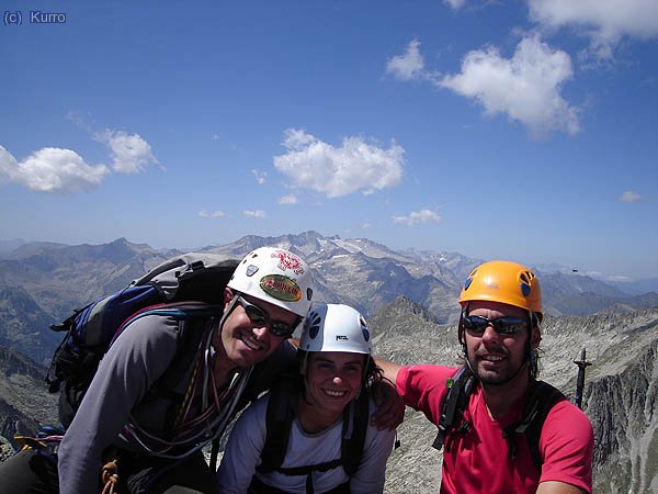 Mapicas, Nena y Kurro en la cima del Nord.
