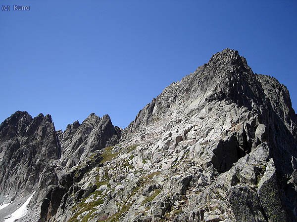 El Besiberri Nord y a su izquierda las agujas de la cresta