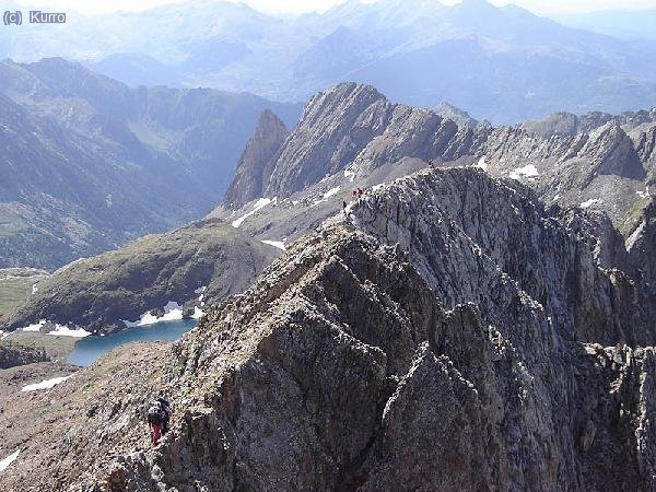 Comienza el cresteo. Al fondo el Forcau