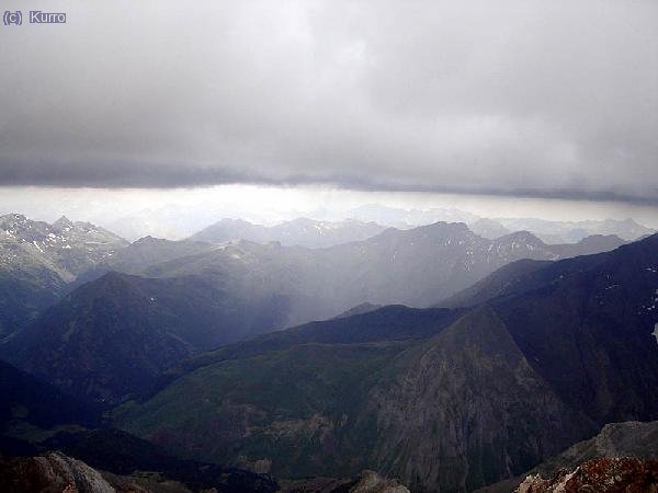 Tormenta inminente en la zona de Biadós. Por la parte francesa se montó una bien gorda en un rato