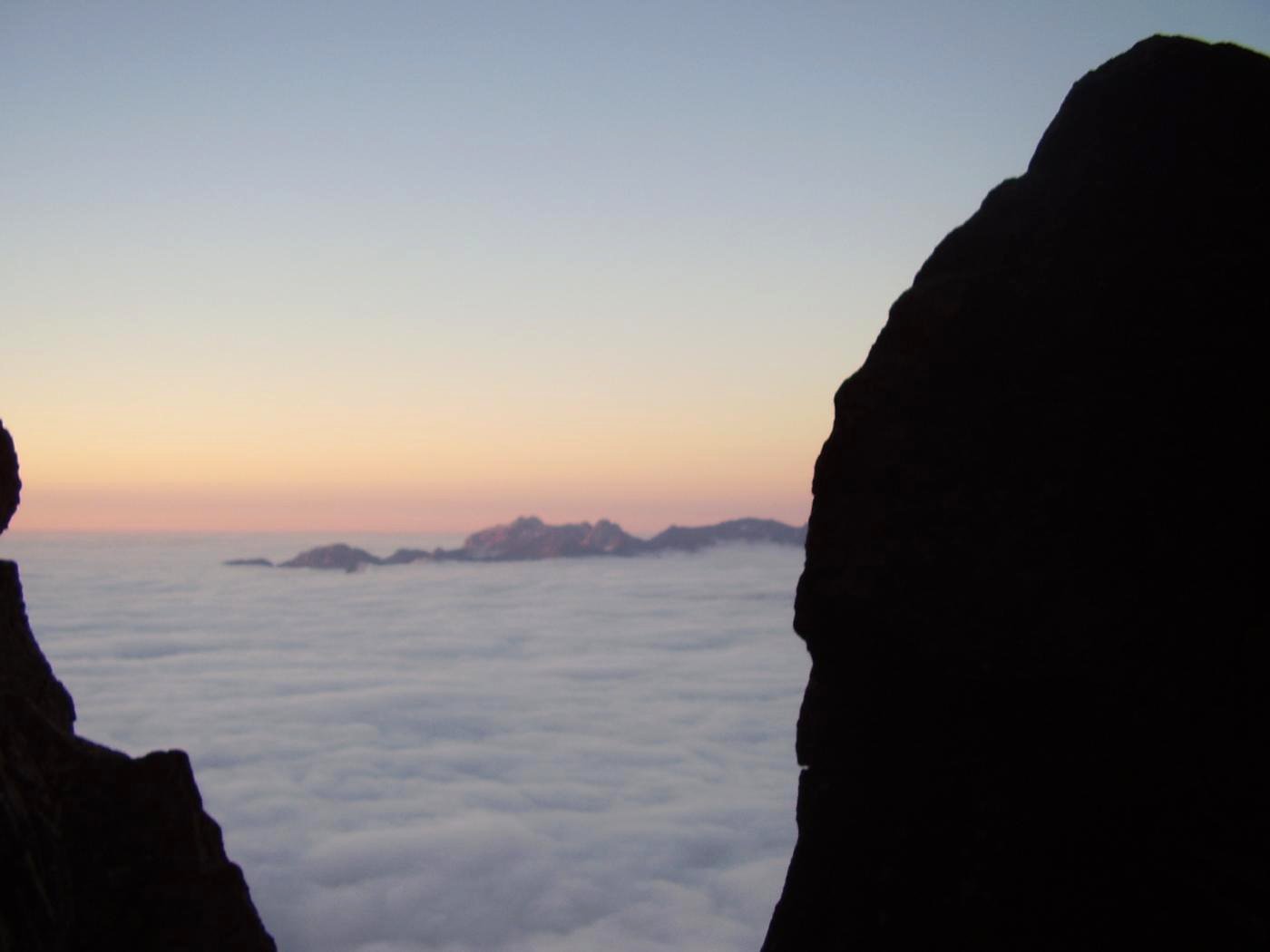 impresionante mar de nubes