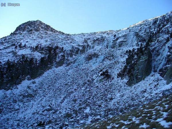Musho hielo en la cara norte del barranco