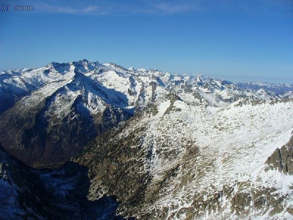 Aneto y Mulleres desde la cumbre