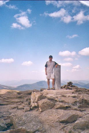 cima pico pe&ntilde;alara, en la sierra de madrid, vacaciones del 2003.