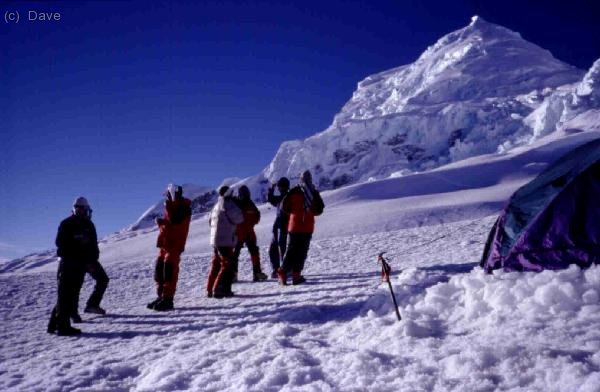 Nuestros amigos chilenos en el campo 1 del Huasca a 5200 m