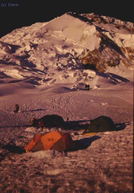 Precioso atardecer en el campo 1 del Huasca enfrente el temible escudo del Huascar&aacute;n S