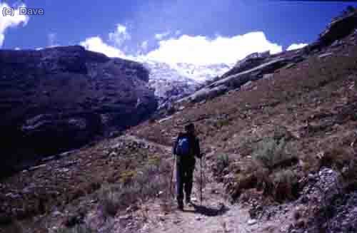 Llegando al CB de la Laguna Legiacocha en el nevado Copa
