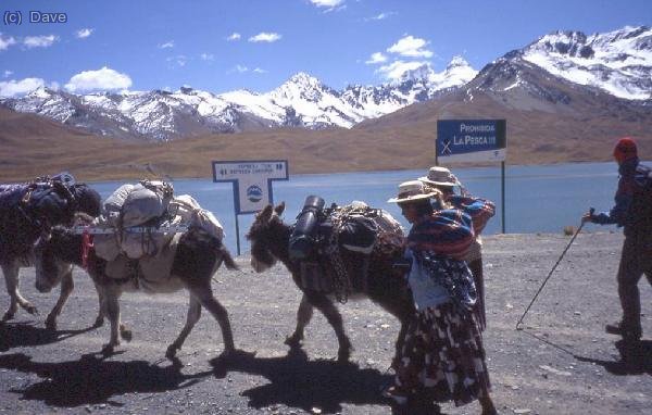 Bordeando la represa Tuni.