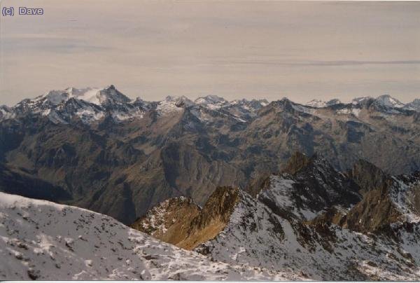 El Macizo del Vignemale visto desde la arista