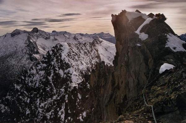 Gendarme de la cresta justo antes del resalte de la Proa de Barco