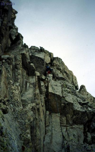 Superando el resalte de la Proa de Barco, por uan canal de III