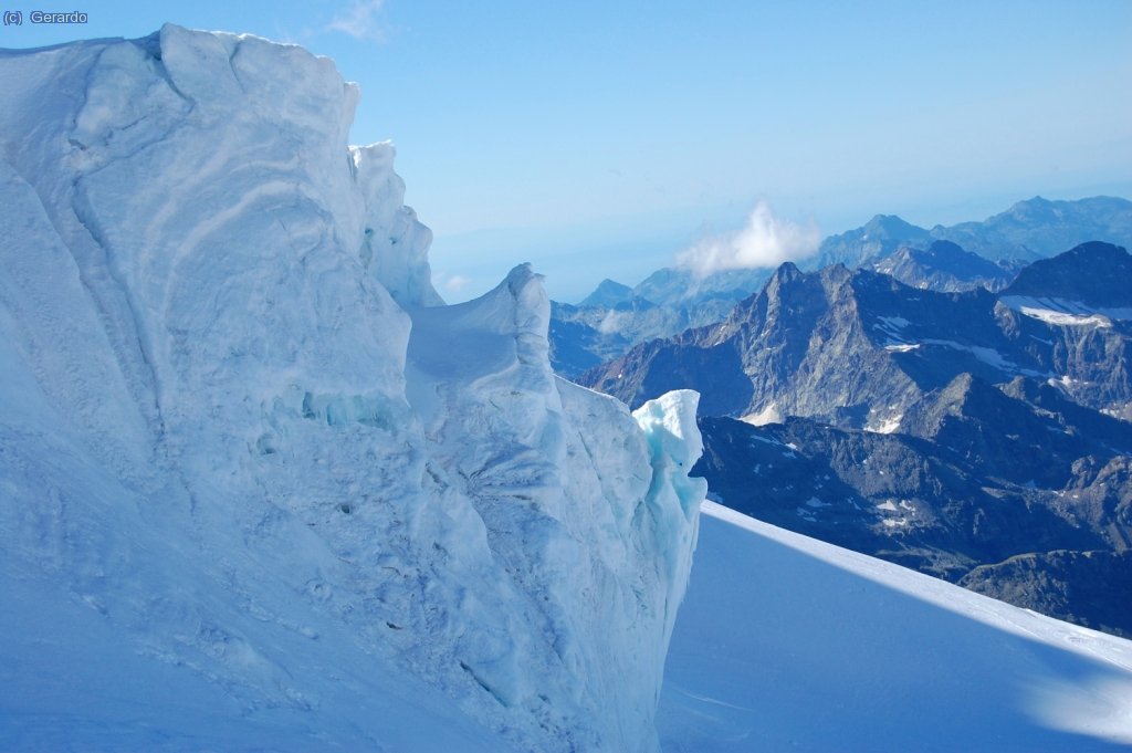 Un detalle de los seracs de la Vincent.