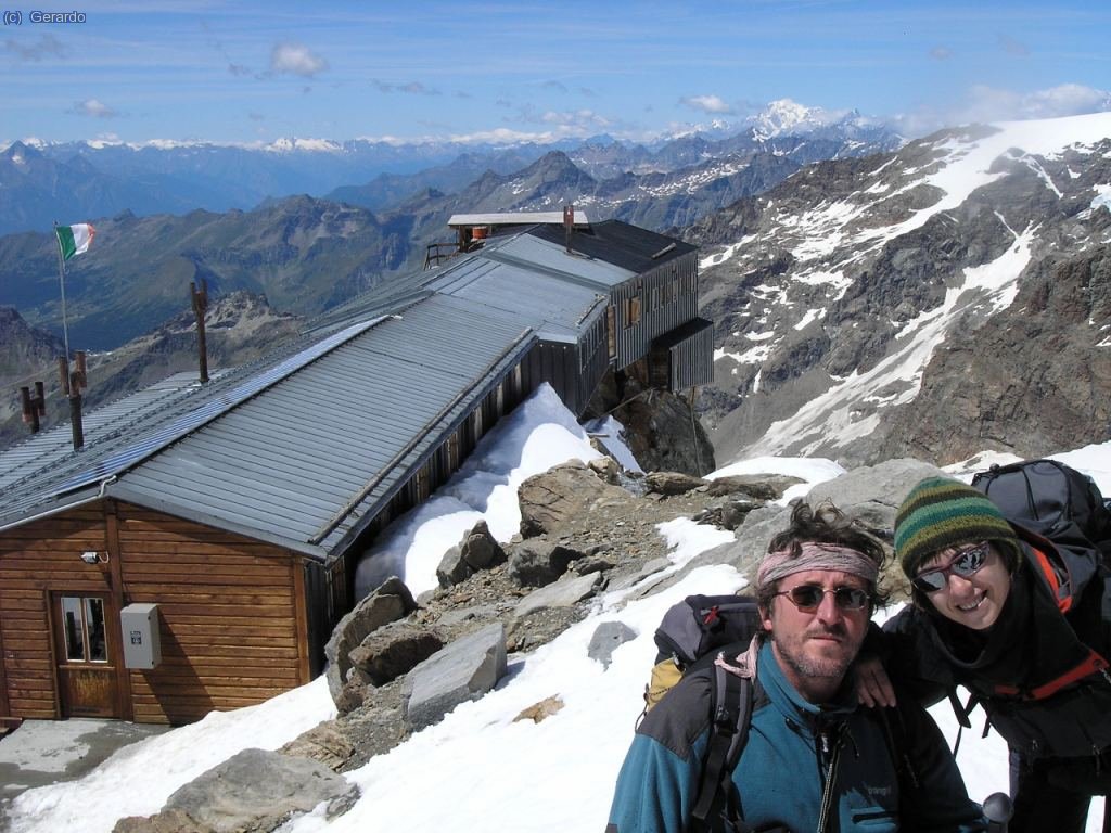 Judit y yo sobre el refu.