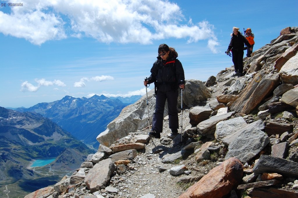 Judit bajando hacia el remonte del Salati.