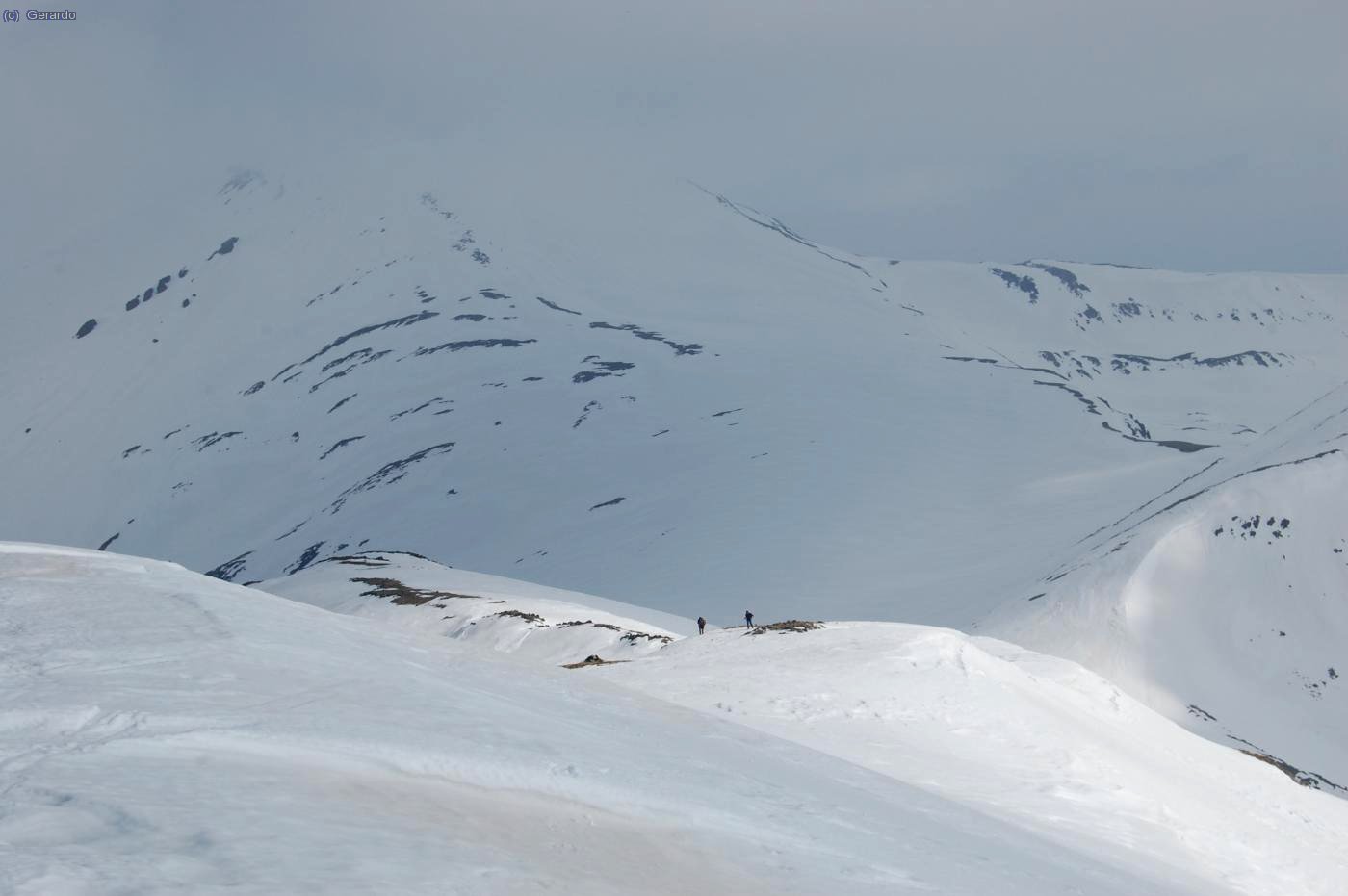 El l&iacute;mit del sol est&agrave; justament sobre els nostres caps.