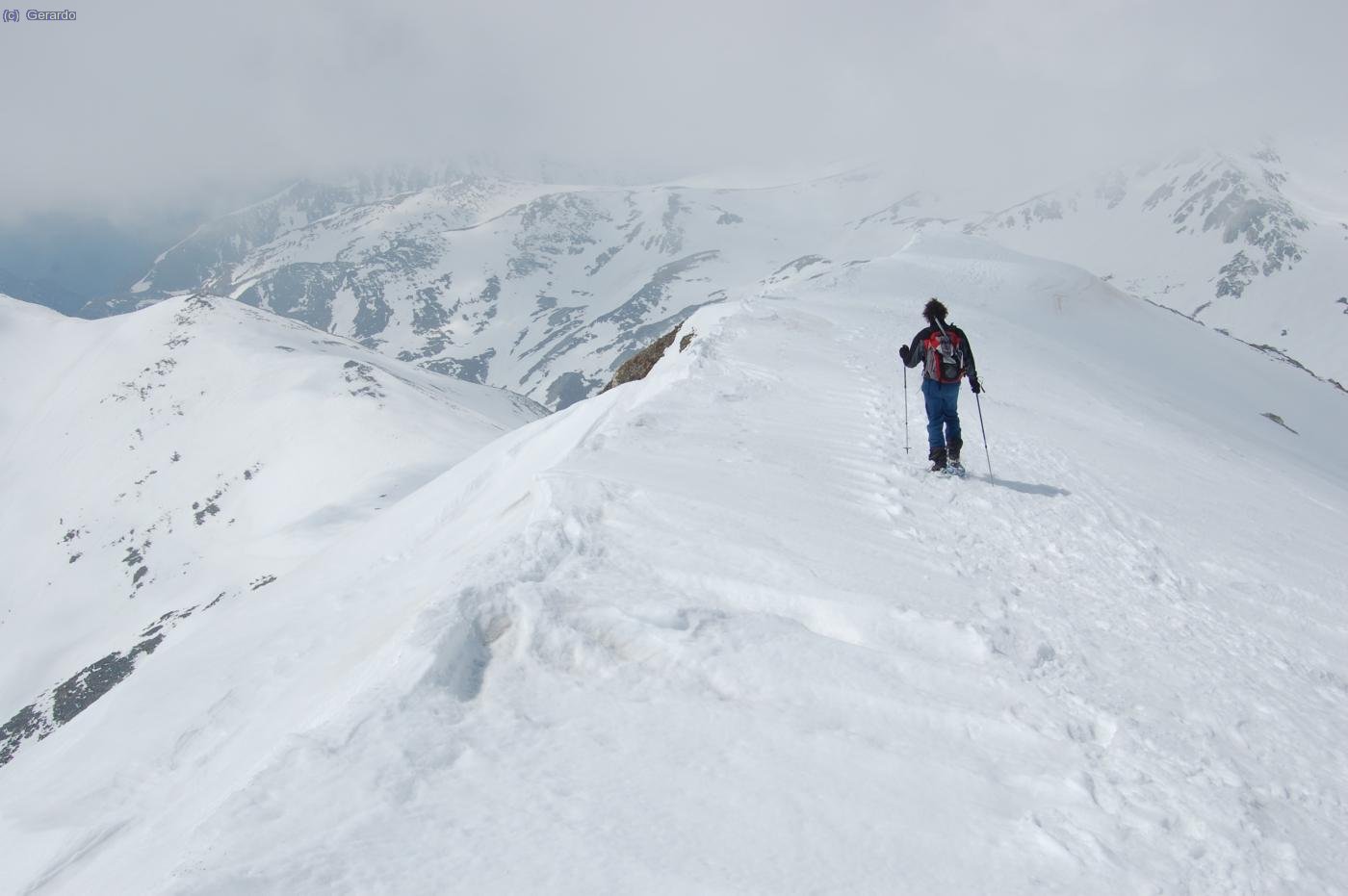 Tornant pel llom somital del Gra de Fajol.