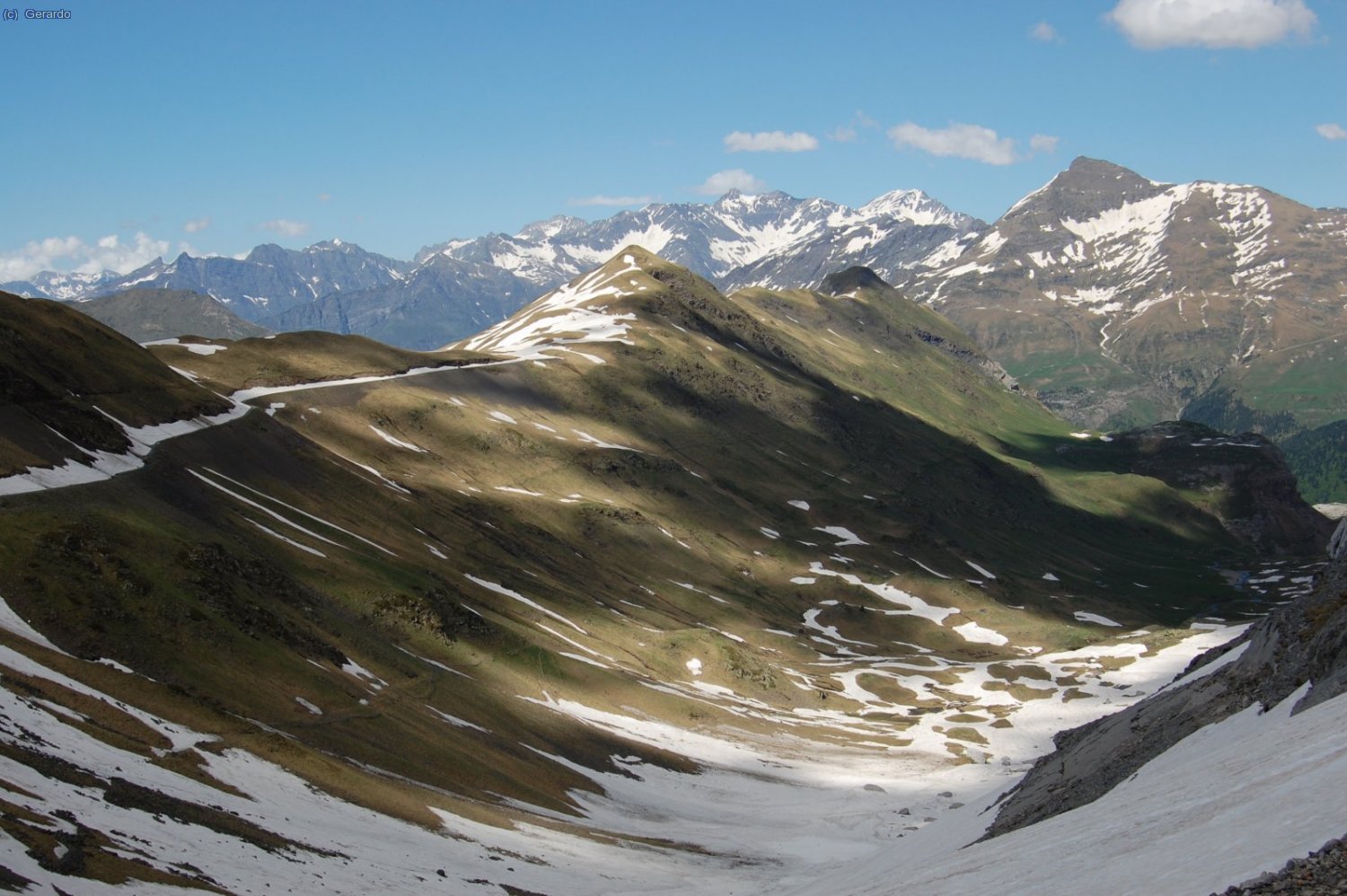A la izquierda el Coll de Tentes, al fondo el sector Long-Campbieil.