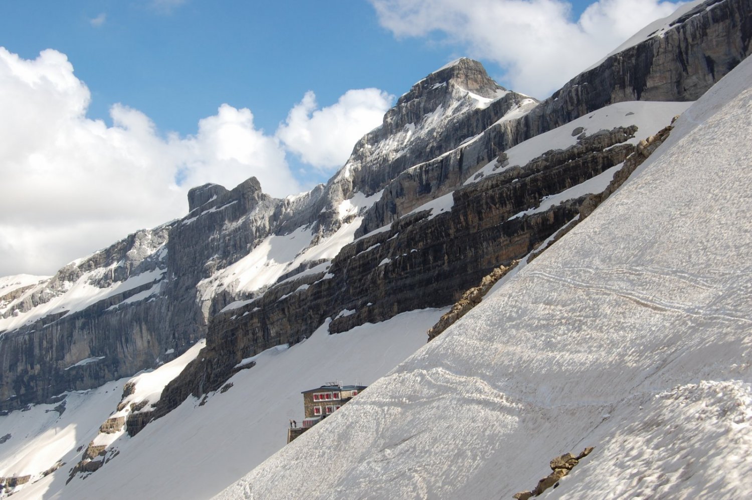 Torre y Casco, nuestros objetivos, sobre el refu.