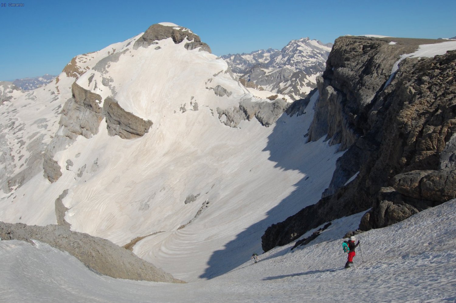 Cerca de La Torre, con El Casco al fondo.