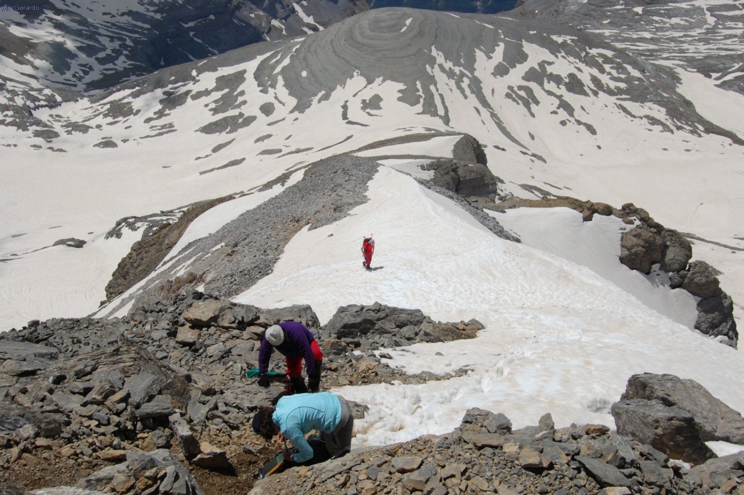 Bajando por las pendientes cimeras del Casco, hacia el sur.