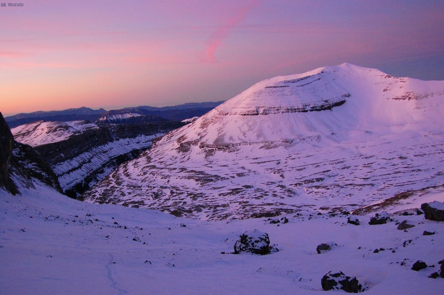 Y el amanecer, ya monte arriba, sobre el Tobacor.