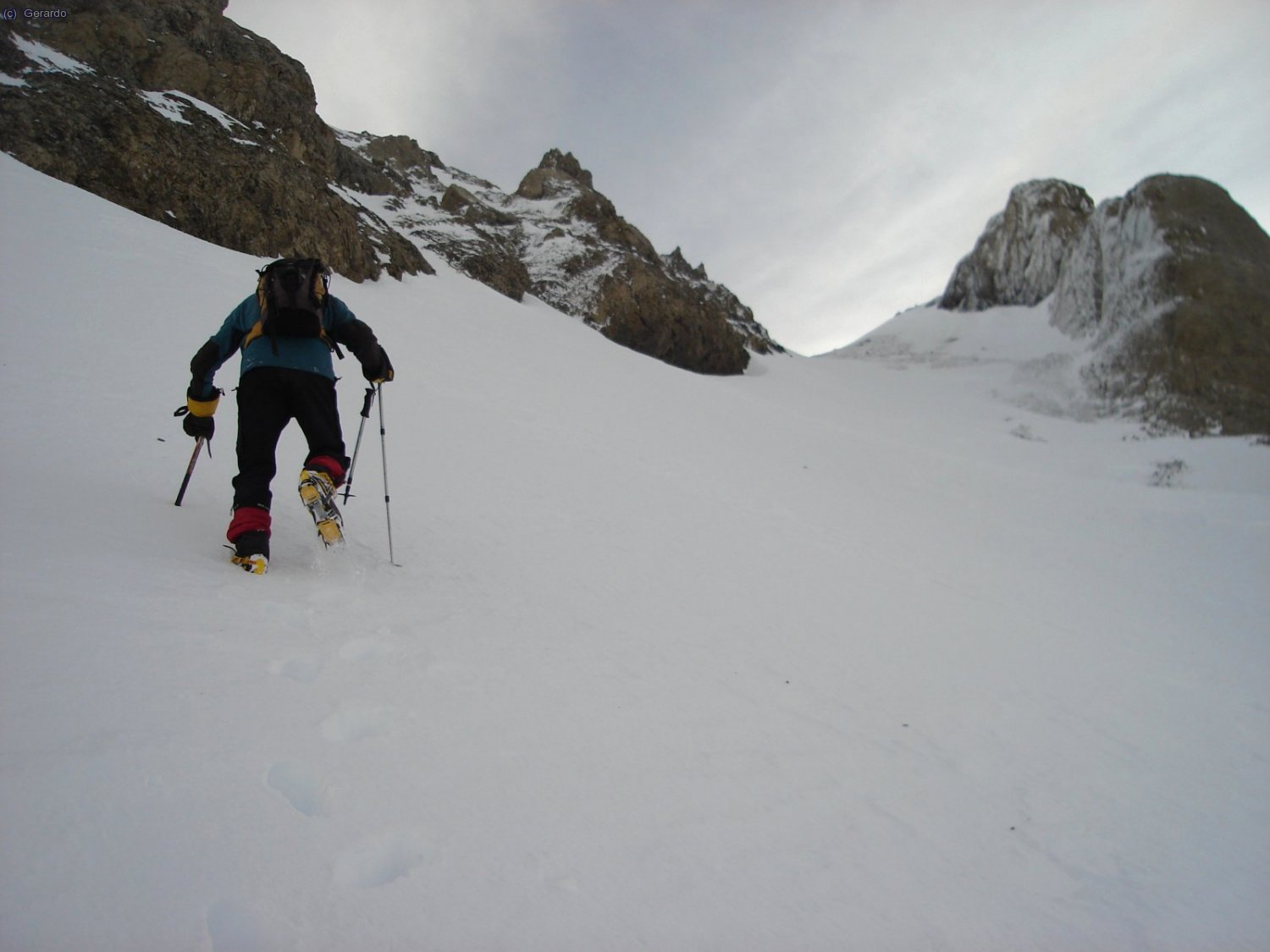 Trabajo laborioso de abrir huella.