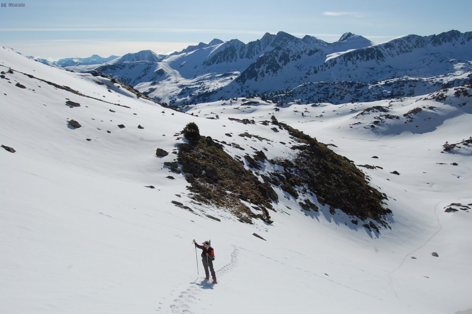Entrem en la pala sota el coll sudoest del pic.