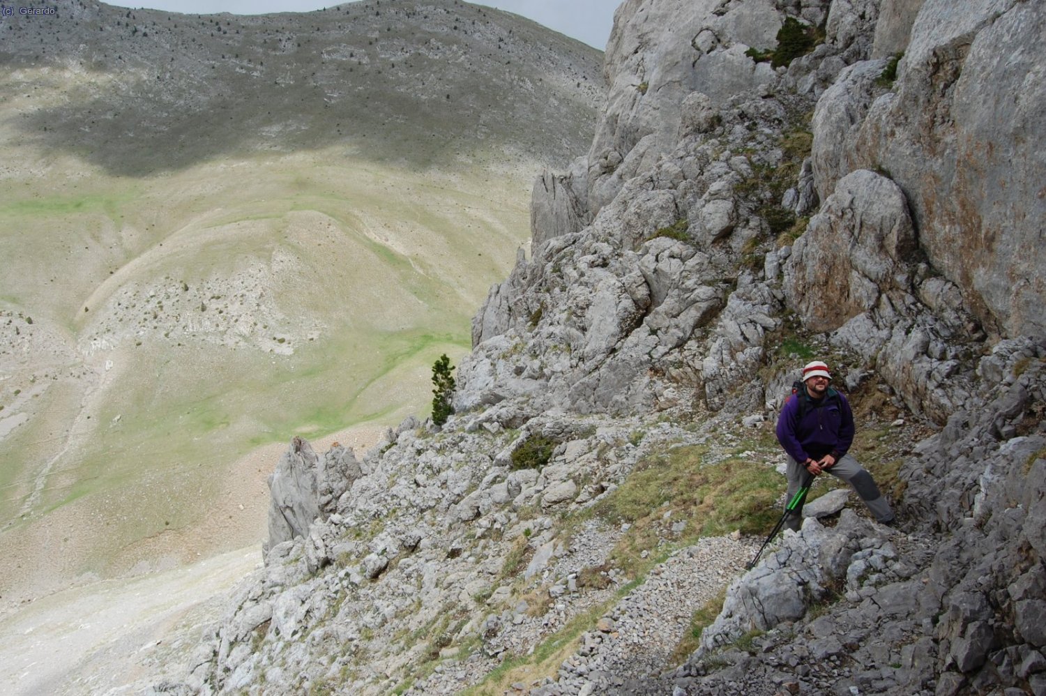 Rematant la remuntada des de la coma fins al pas de la Serra Pedregosa, un tro&ccedil; tamb&eacute; una mica esquerp...