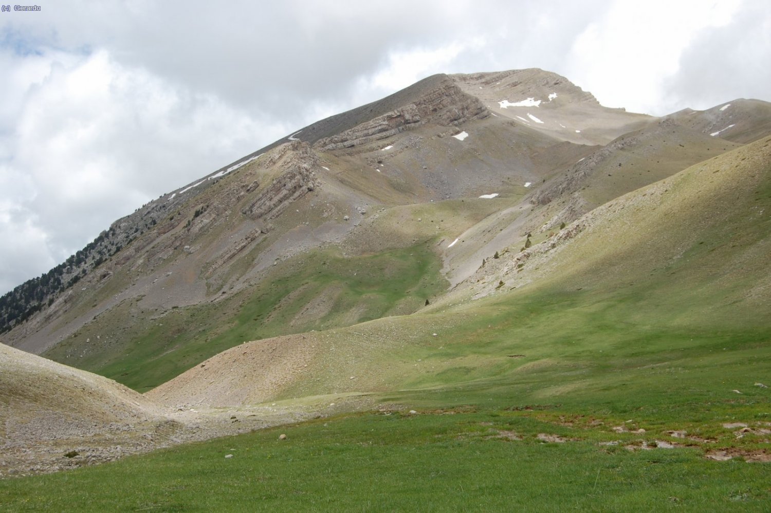 El pic des del fons de la Coma dels Cortils.