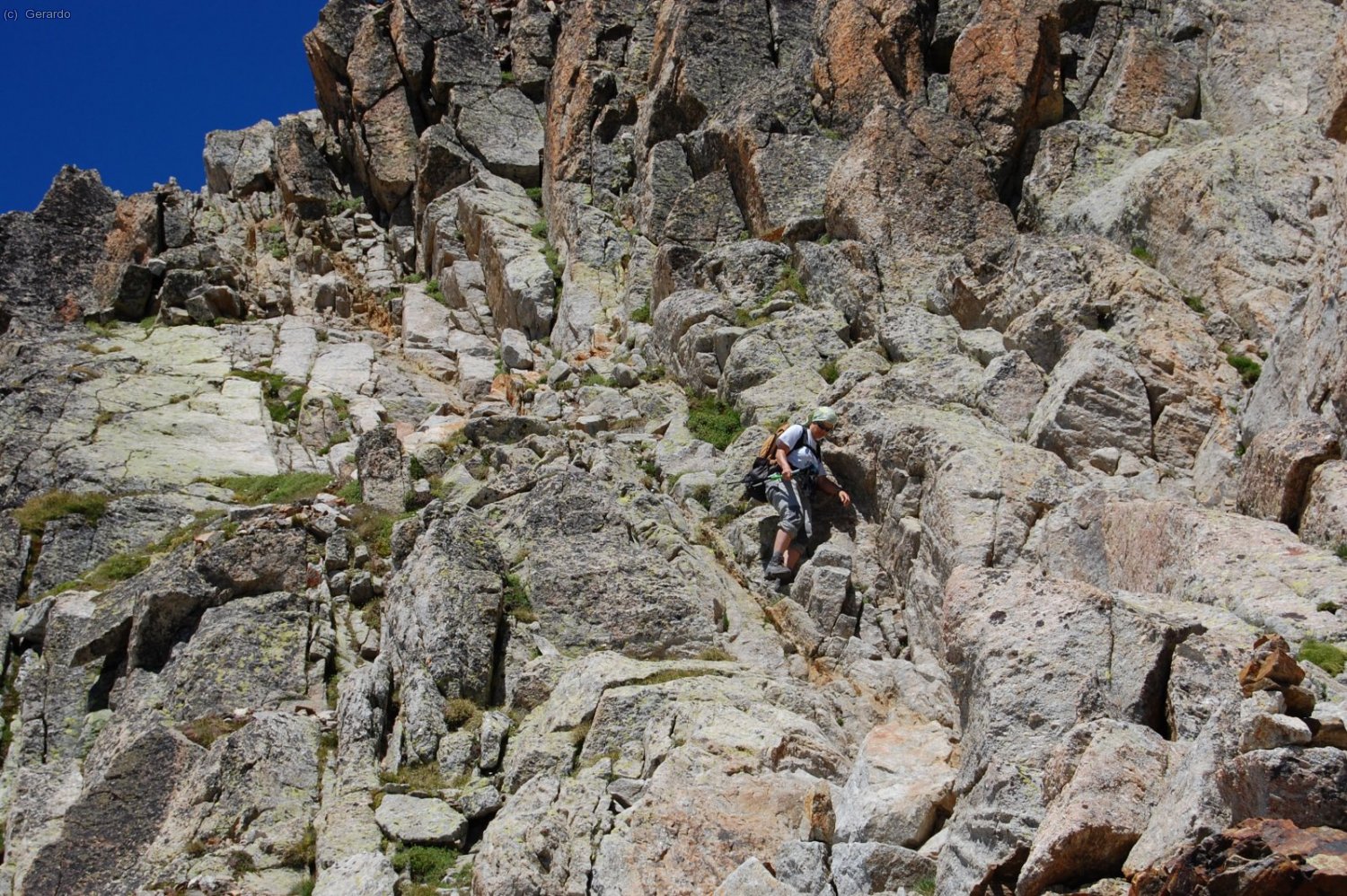 Terreno f&aacute;cil pero escarpado.